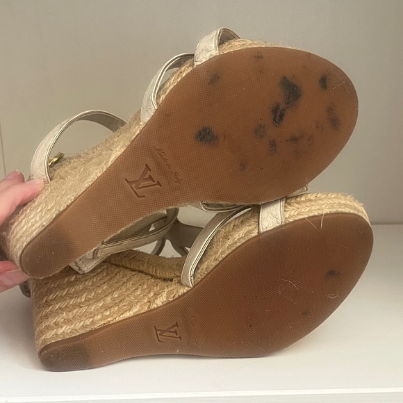 Louis Vuitton Authentic Monogram Wedge Heels 36 (6) white & gold - Picture 13 of 16
